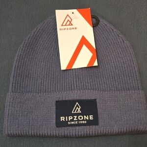NWT Ripzone Gray Beanie
